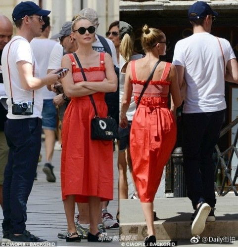 组图:女星凯特·波茨沃斯与老公甜蜜出街 吊带裙显好身材 组图:女星凯特·波茨沃斯与老公甜蜜出街 吊带裙显好身材