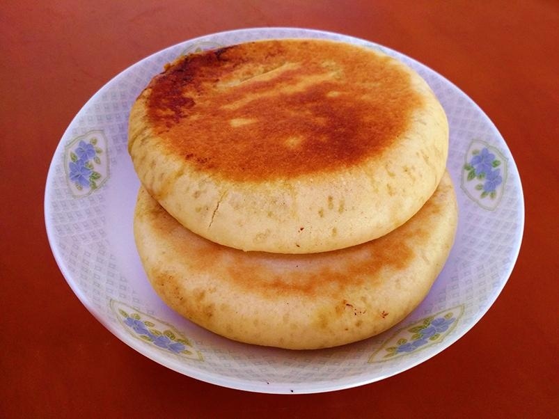 已经烤好的大馅盒子.
