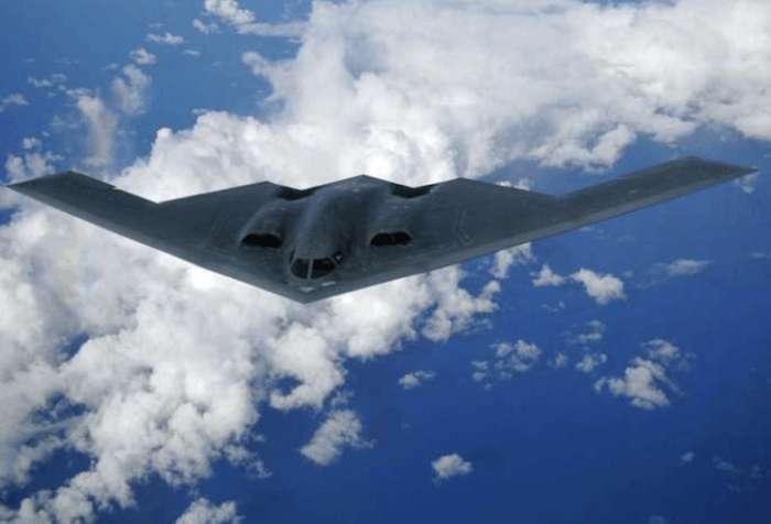 中国轰-20首次试飞成功,日媒:他们盗取了B2的