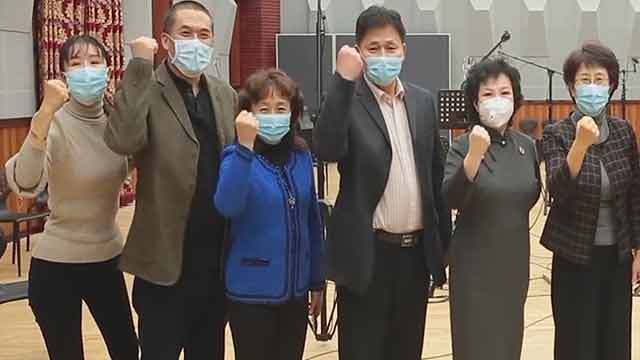 《每日文娱播报》20200213《爱是桥梁》致敬一线抗击疫情工作者