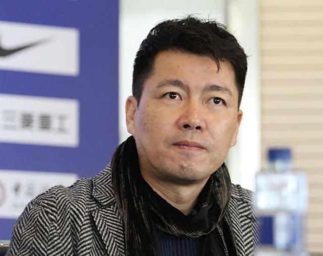 以及曹赟定怒怼网友,都可以看出周军之于申花,有着很大的贡献