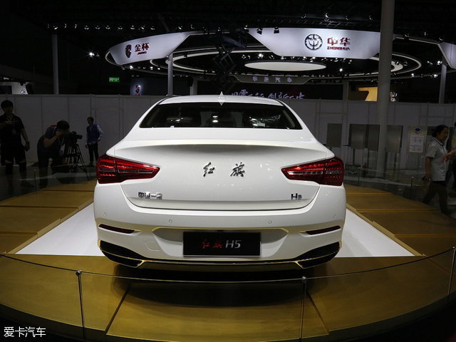 红旗轿车10万图片价格 旗下新款红旗H5五座试