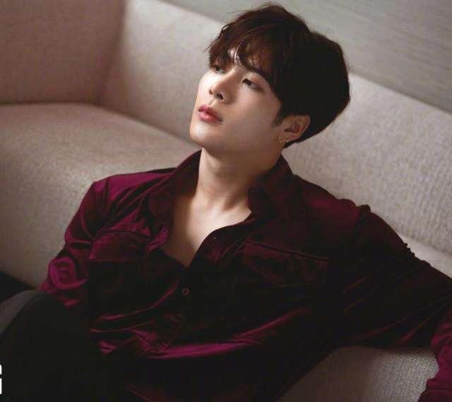 王嘉尔最萌照片公布, 小时候注定以后是位男神