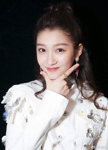 这些明星竟然都是皇族? 关晓彤原来真是关格