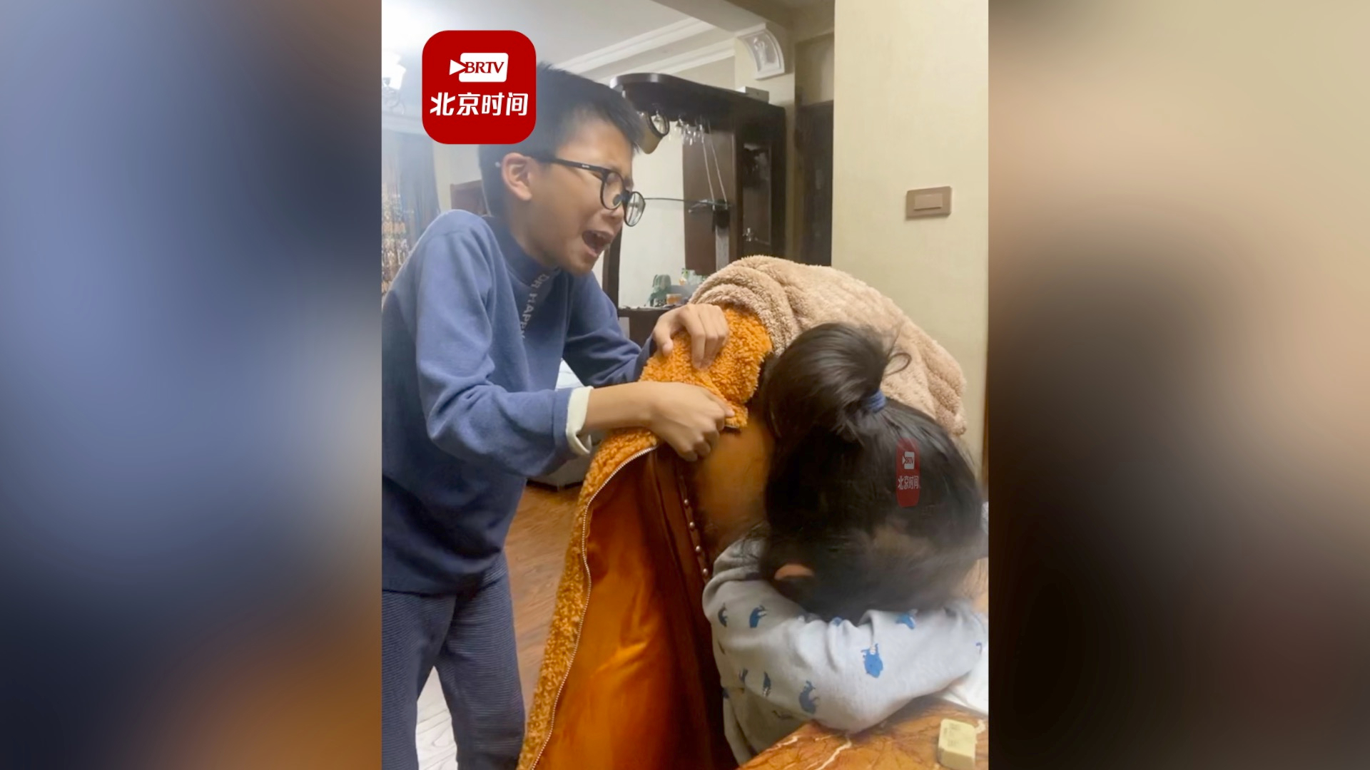 哥哥辅导妹妹学习后崩溃大哭:怪不得妈妈带我写作业老咆哮 哥哥辅导妹妹学习后崩溃大哭:怪不得妈妈带我写作业老咆哮