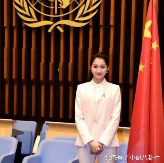 关晓彤再次被推上头条,这次和鹿晗无关了,而是