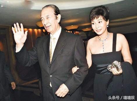 赌王何鸿燊4位妻子对比，差距还不小，最幸福的她却是最丑的