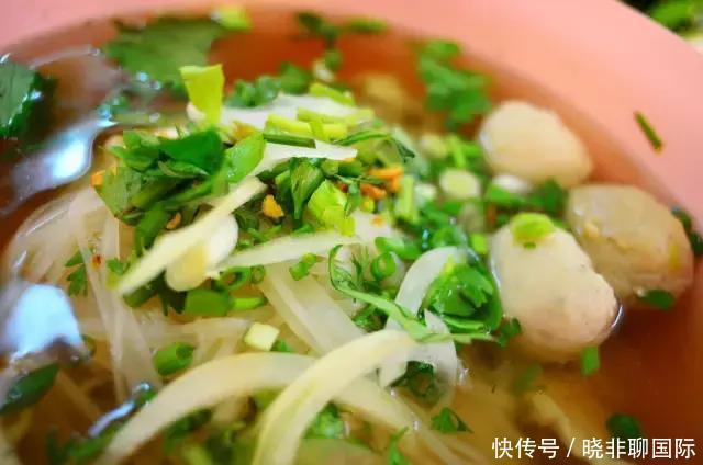 点赞!中国解放军最早驰援老挝,跟着解放军来了