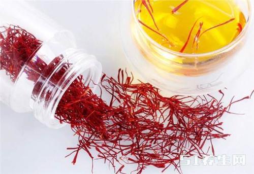 转给3亿高血压患者:红花泡茶祛痰浊,鸡蛋黄煮