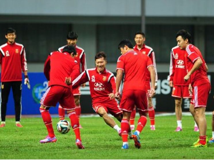 如果国足队员的工资由你定,你会给他们多少呢