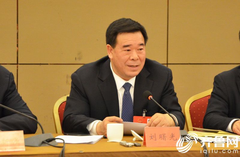 刘曙光参加寿光代表团审议政府工作报告时强调:大力发扬时不我待只争