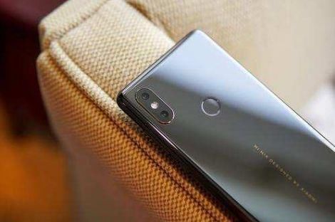 小米8和小米mix 2s哪个更值得买?小米8和小米