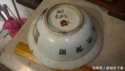 儿子没钱讨媳妇, 穷父亲拿两个破碗当彩礼, 亲家