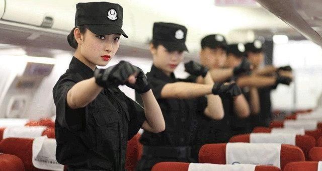 18000的空中安全员是什么人?曾隶属武警编