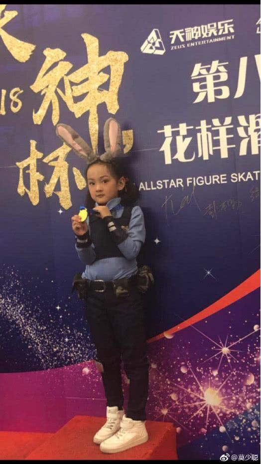 莫少聪狂晒女儿滑冰照片,与洪欣所生的儿子,却
