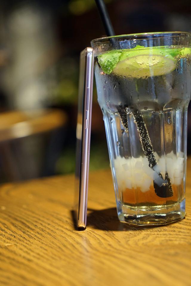 送女朋友最佳的手机 华为Mate 10 Pro樱粉金图