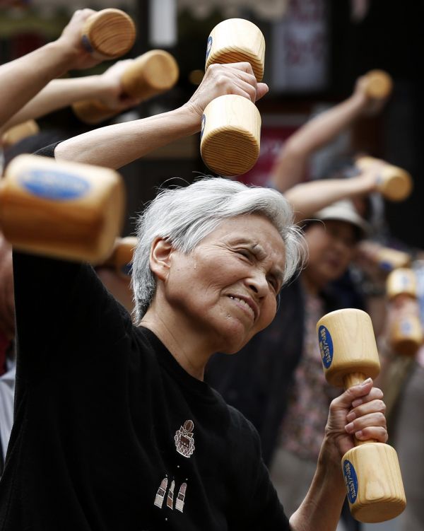 日本东北大学加龄医学研究所教授荒井启行表示,"平均寿命的延长令人