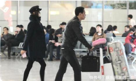 看了唐嫣父母的照片,才知道唐嫣长成这么美,网