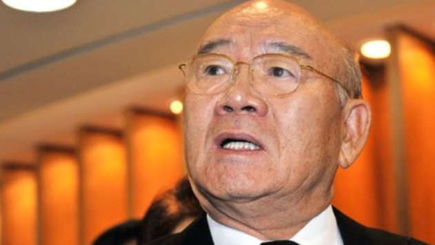 因高烧不出庭 87岁韩国前总统全斗焕被法院拘传 因高烧不出庭 87岁韩国前总统全斗焕被法院拘传