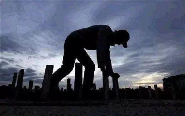 成都市委书记调研10家市属国企:需要从六个维