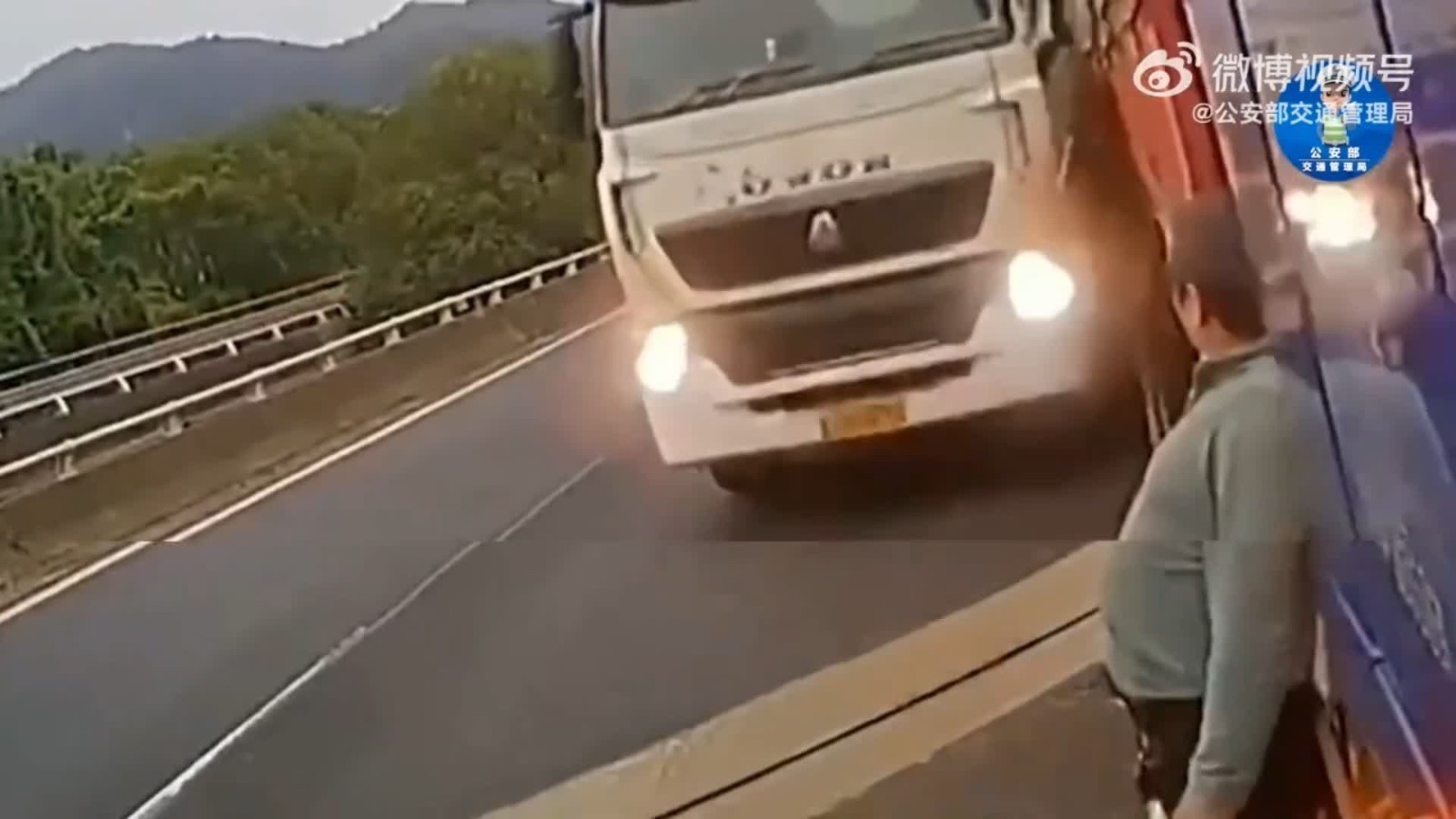 高速上发生事故或车辆故障，你撤，还是不撤？