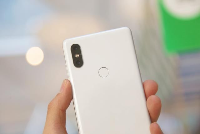 小米MIX2S评测:从首发全面屏,到全能旗舰,MIX