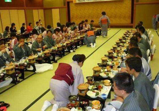 日本牛肉店驱逐中国游客, 真相真让人无语!