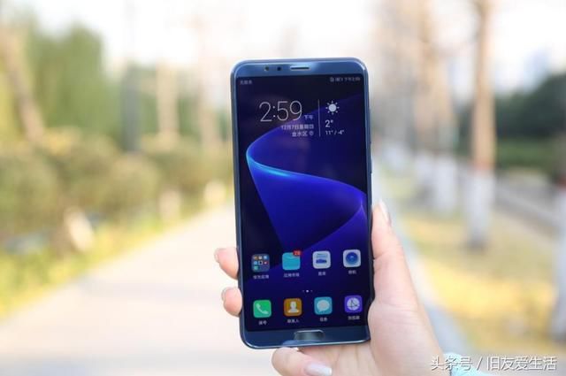 荣耀V10PK小米8SE,价格只差一百元,哪款更胜