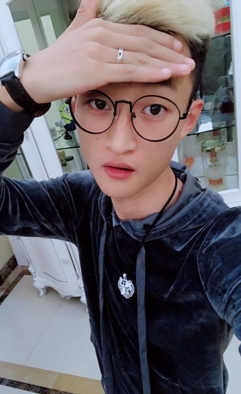 快手网红齐道歉,退网只为学习才艺,改变直播