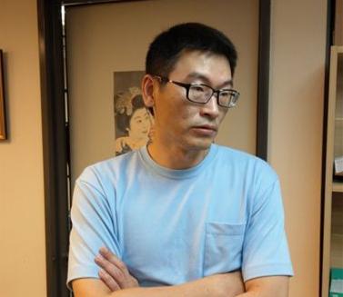 民进党议员1晚去2家酒店把辣妹 称:不得已去坐坐