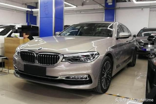 德系对比,奔驰E300L与宝马530Li哪款才是你心