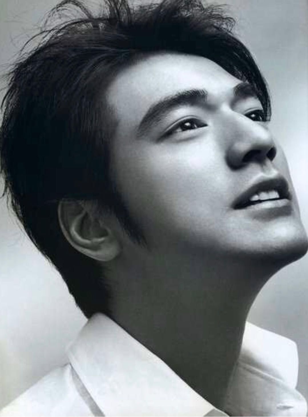 大牌明星加入外国国籍,喜欢在中国捞钱,没想到