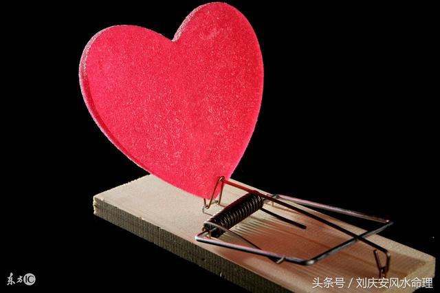 八字案例剖析,婚姻不顺,要不要离婚?