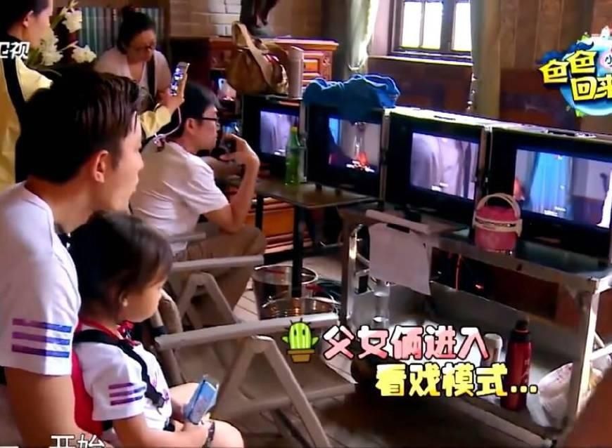 贾乃亮带甜馨探班,恰巧李小璐要拍床戏,甜馨