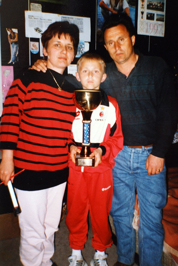 世界杯克罗地亚队四大当家球星童年时代照片: