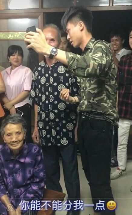 广西网红许华升爷爷85大寿,一众网红齐聚贺州