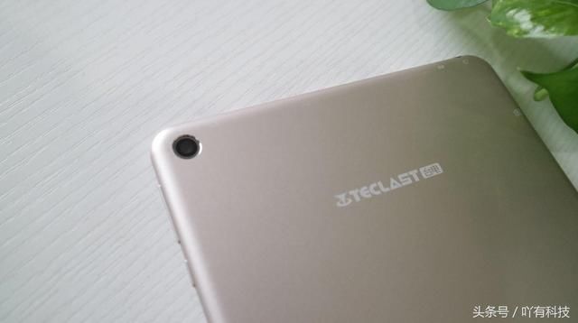 能玩王者能吃鸡,针对年轻人的入门级平板台电