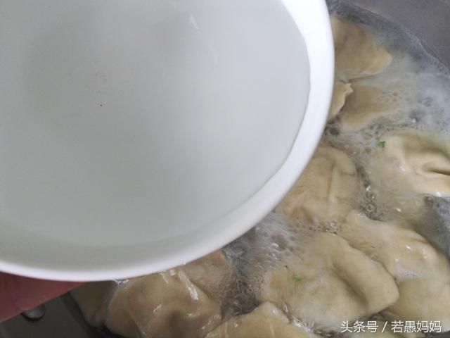 饺子馅怎么调最好吃?饺子哪种包法最简单?2分