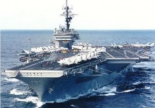 世界最大航母横空出世,排水量高达12万吨,性能