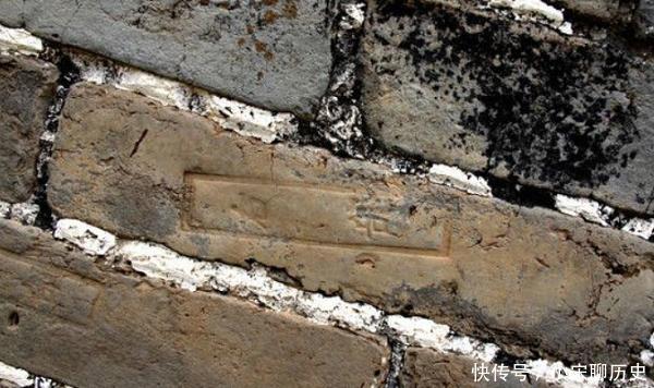 古代没有钢筋混凝土,万里长城靠什么来修建?答