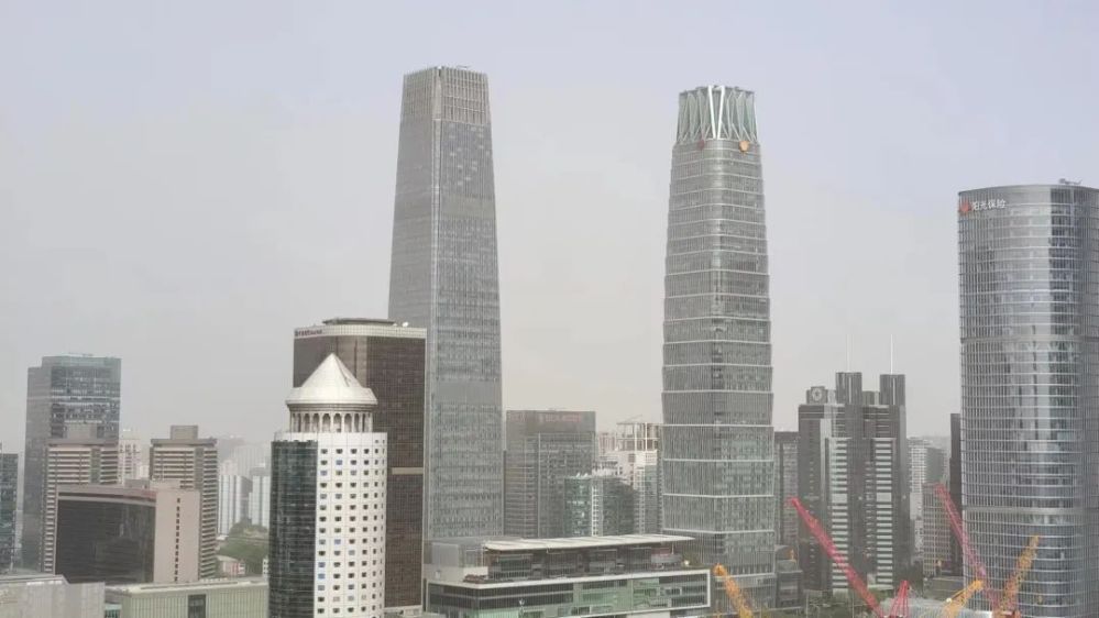 受区域沙尘回流影响 北京空气质量已达重度污染 受区域沙尘回流影响 北京空气质量已达重度污染