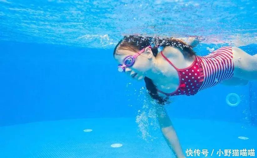 16岁女孩意外怀孕,母亲疑是游泳馆责任,得知真