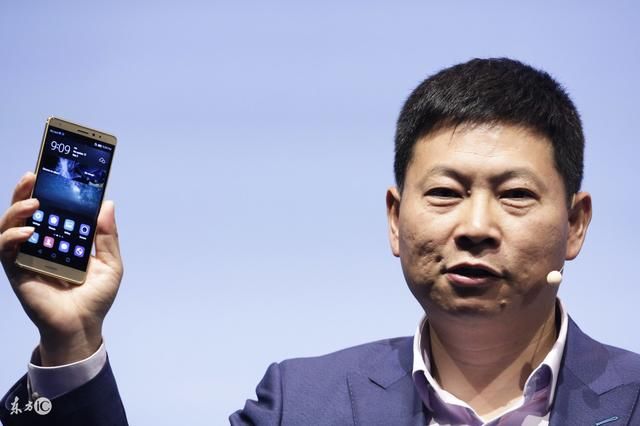 网友彻底怒了:美国禁止销售华为手机我们就不