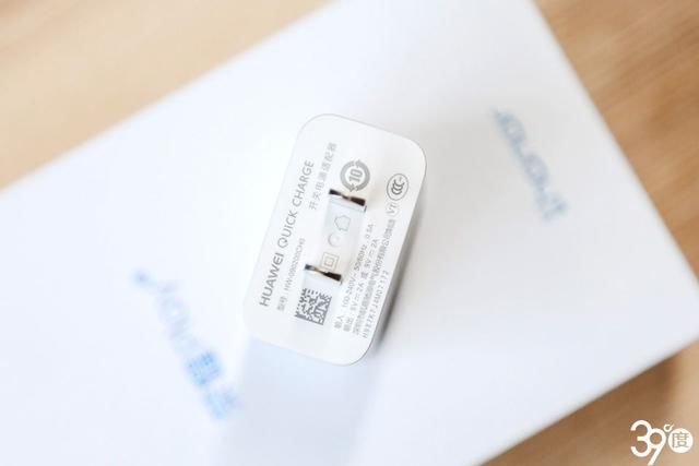 荣耀play新机开箱 2000元档单品冠军 吓人技术