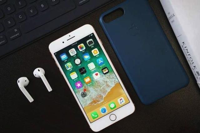 朋友换手机, 最终买了iPhone8 Plus, 理由让人很