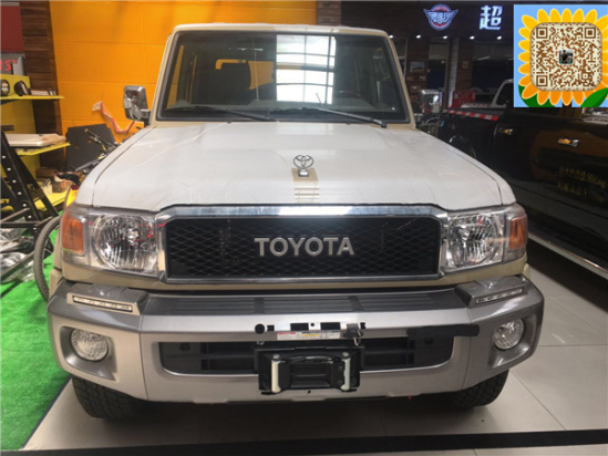 17款丰田lc79双排皮卡带绞盘全国上蓝牌