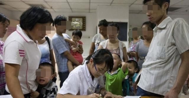 幼儿园学生呕吐腹泻,医生检查为诺若病毒!家长