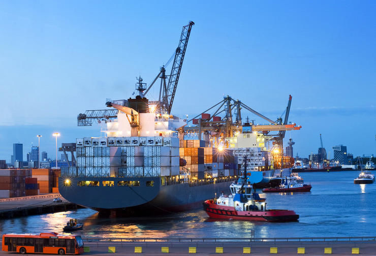 中兴今日复牌,董事会成员全部更换;特斯拉裁员