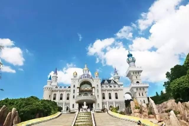 东莞龙凤山庄3D玻璃桥完美升级!你要来挑战吗