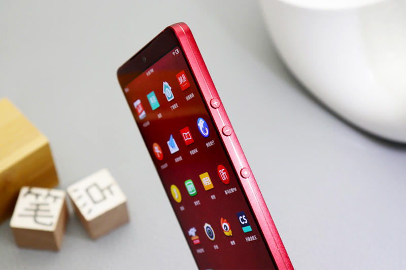 酒红之美,坚果Pro2特别版上手开箱